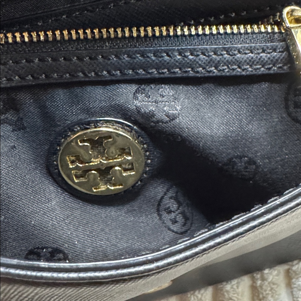 ❌SOLD❌Tory Burch Robinson Chain Small Crossbody Bag - Picture 9 of 11